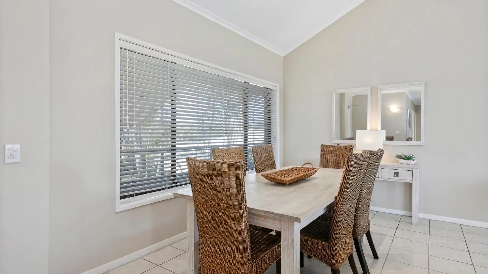 ****  Culgoa Point Beach Resort Noosa Heads Australia